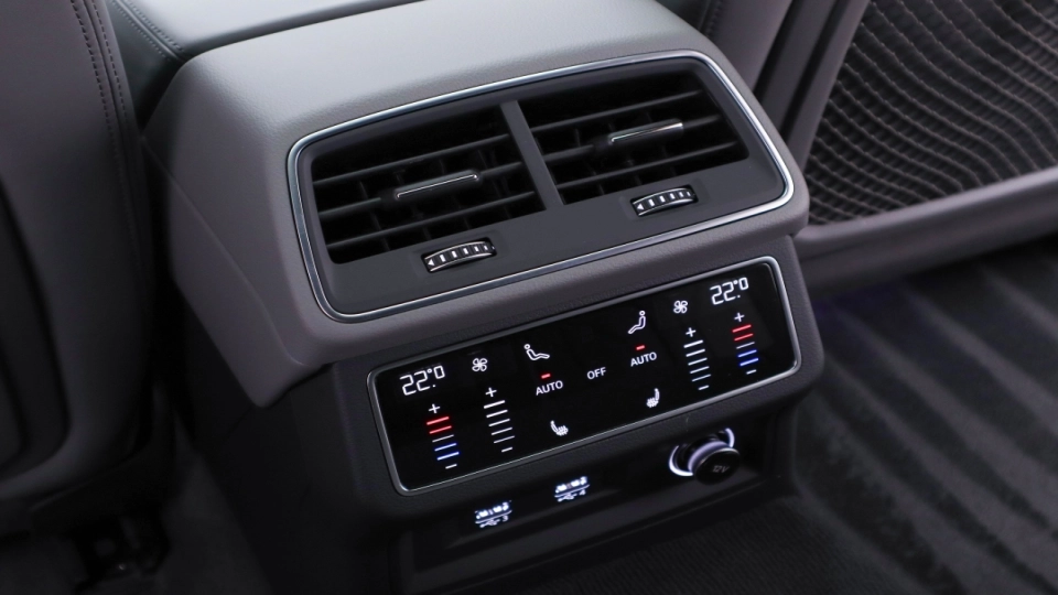 Audi A7 55TFSI e Quattro S Line Matrix HD Cockpit Audi Sport - imaginea 35