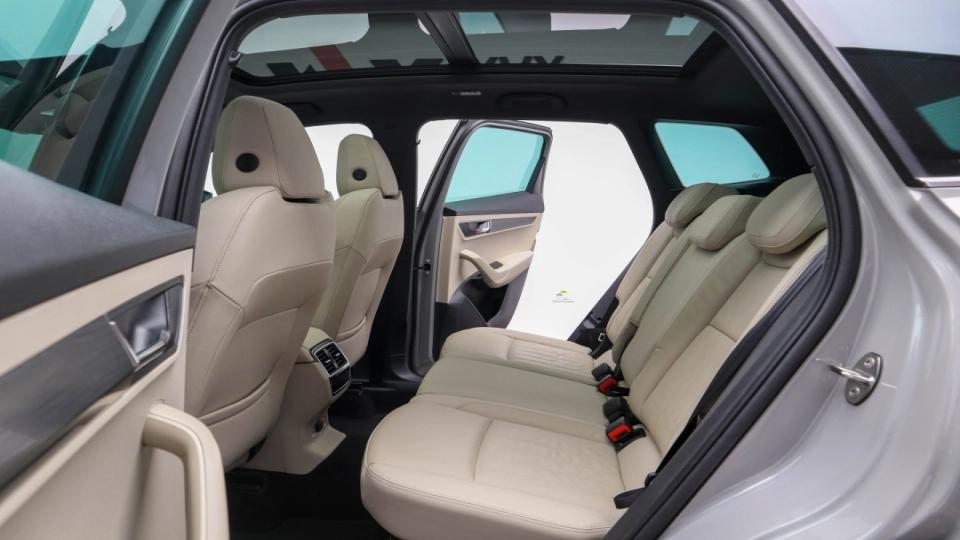 Skoda Karoq 1.5 TSI DSG Panoramic PieleCrem SideAss LED Ambientale - imaginea 24