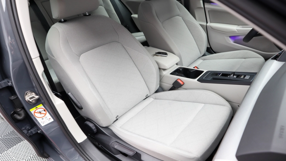 Volkswagen Golf 8 Life 2.0 TDI DSG ACC Navi LED VirtCockpit - imaginea 35