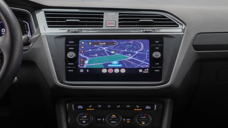 VW Tiguan 2.0 TDI DSG LaneAss BlindSpot Parktronic Cockpit Masaj ACC - imaginea 34