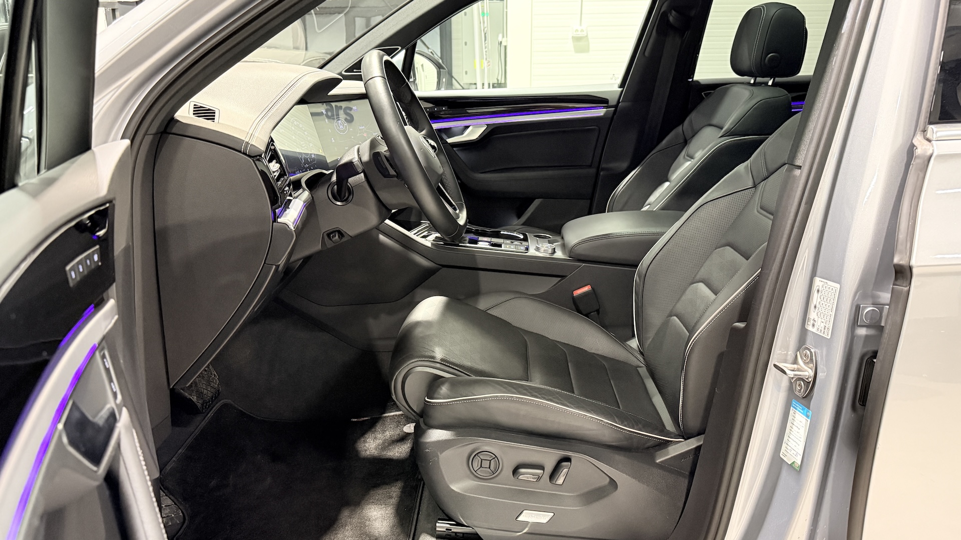 VW Touareg Matrix Scaune Ventilate Panoramic HeadUp ACC Keyless