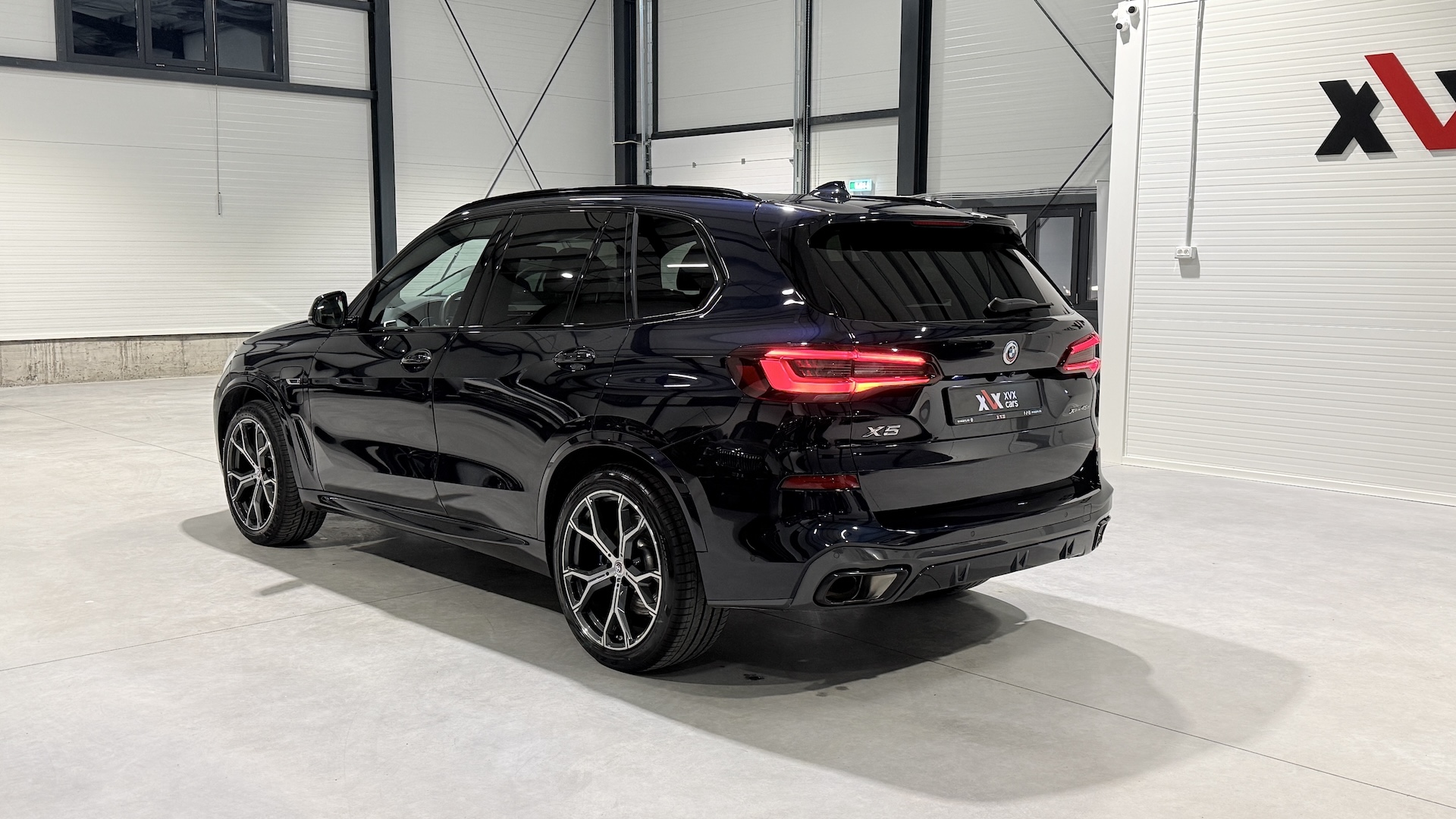 BMW X5 M XDrive45e Shadowline Cristal Ambientale Pneumatic