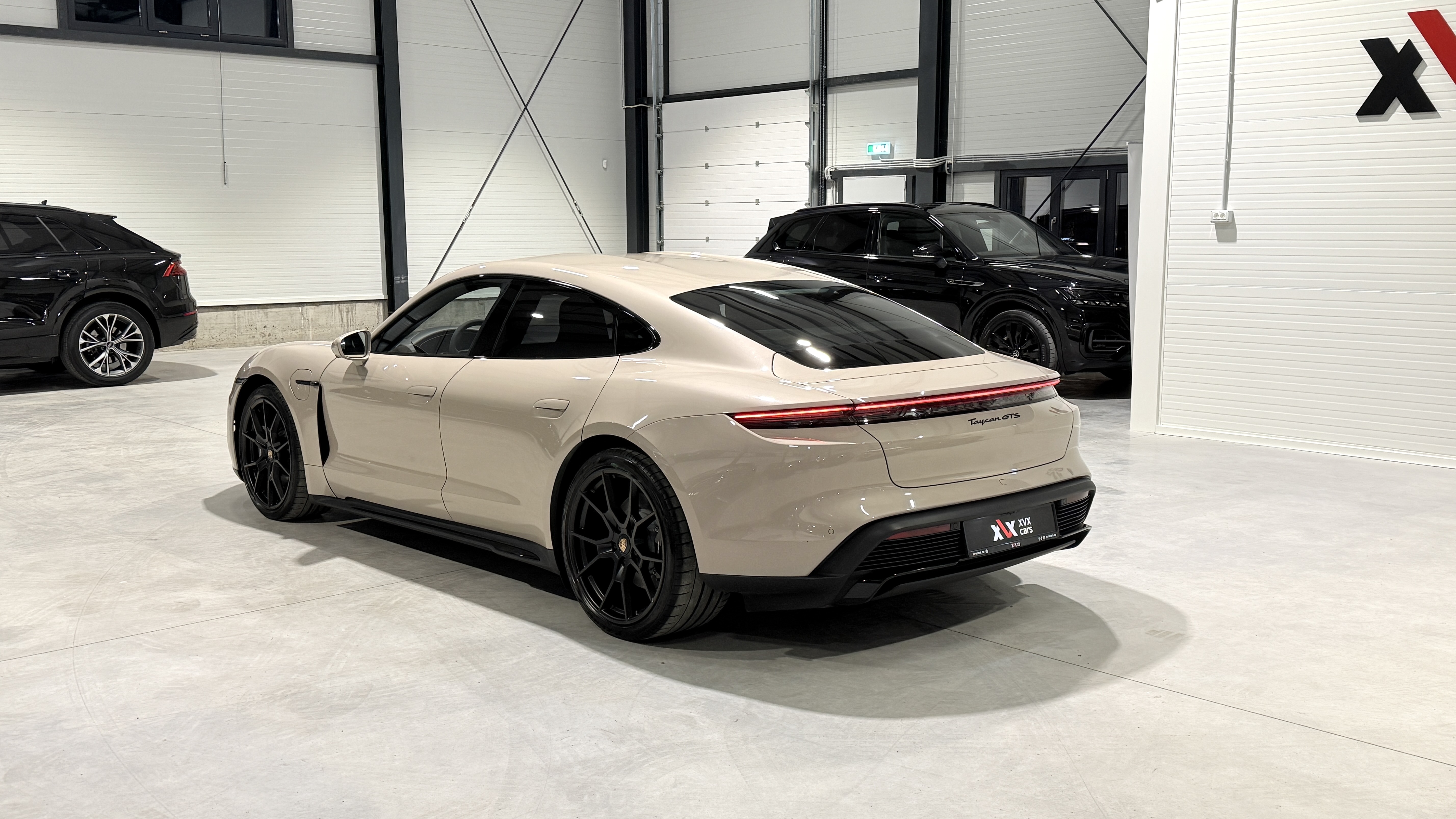 Porsche Taycan GTS Burmester Matrix Pneumatic Ambientale Alcantara