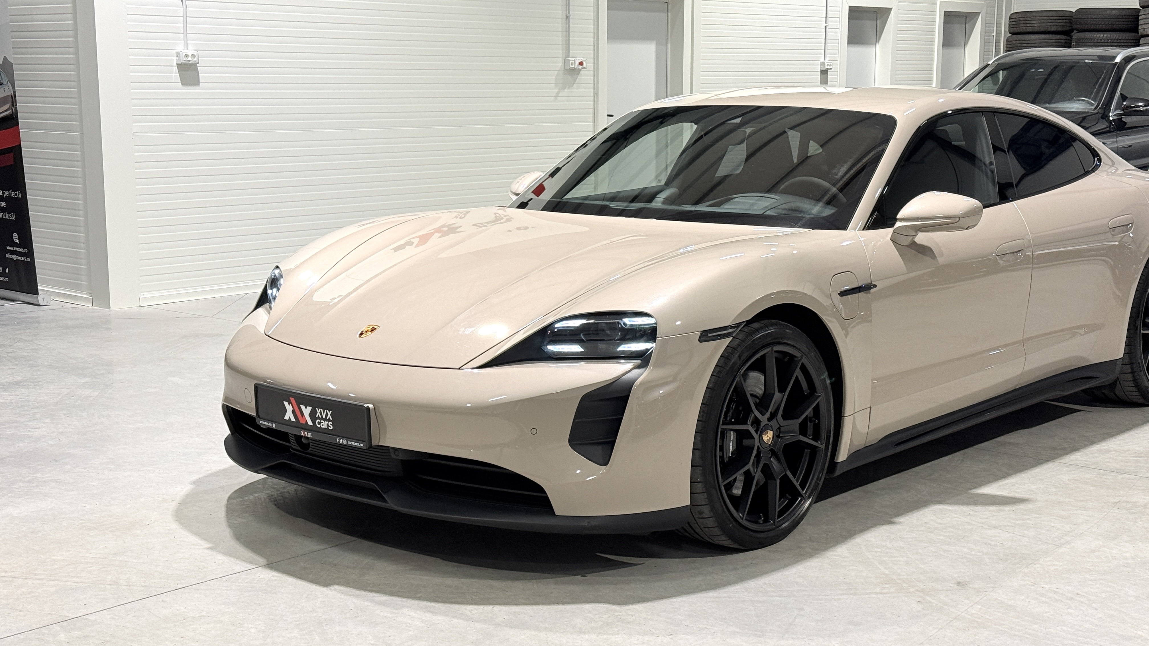 Porsche Taycan GTS Burmester Matrix Pneumatic Ambientale Alcantara