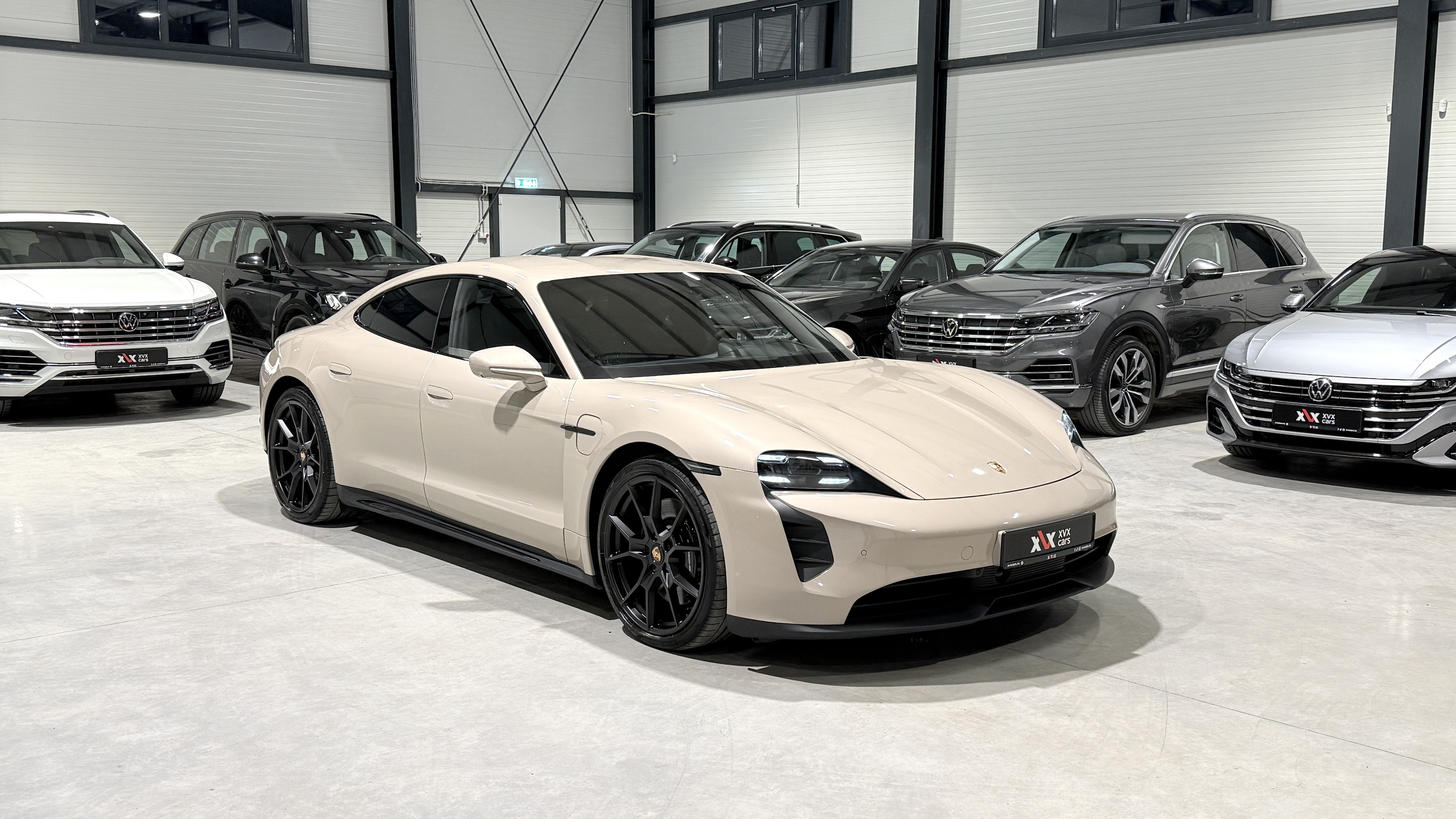 Porsche Taycan GTS Burmester Matrix Pneumatic Ambientale Alcantara