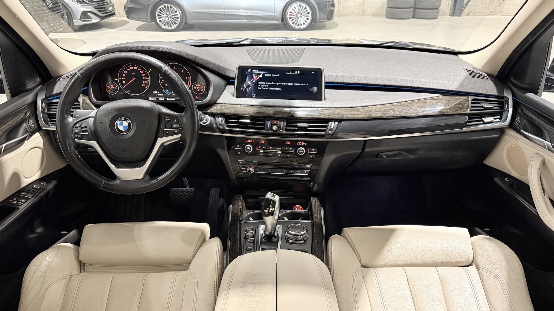 BMW X5 30d XDrive - Interior Alb - Panoramic - Navi - Ambientale