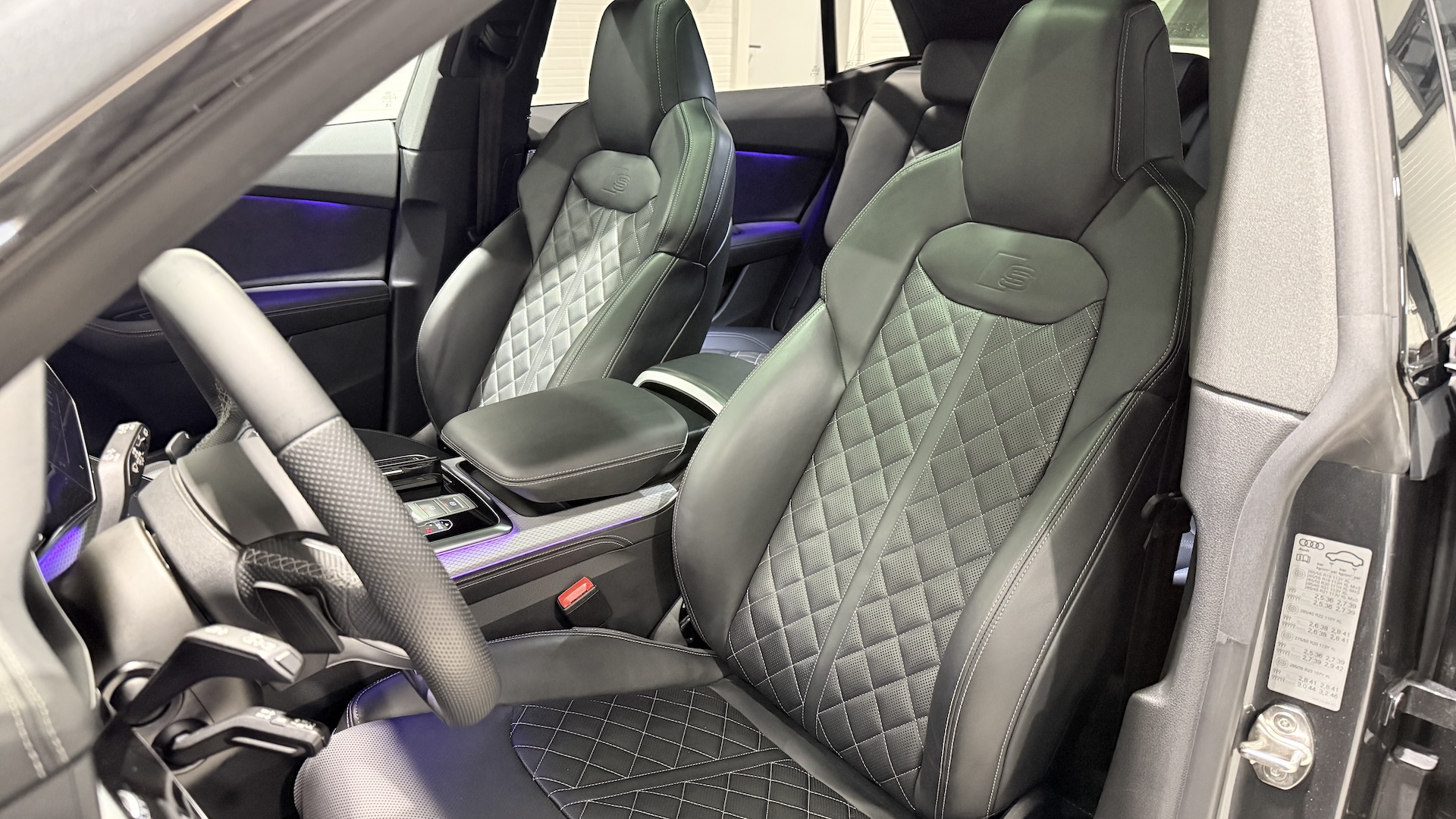 Audi Q8 55TFSIe S-Line Ventilatie B&O Matrix Trapa Punte Viratoare