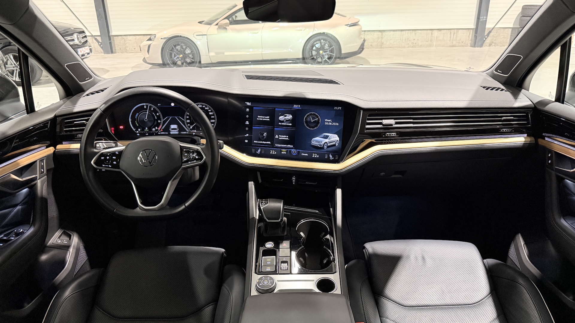 VW Touareg Matrix Scaune Ventilate Panoramic DynAudio ACC Keyless